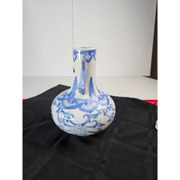 Vintage Unique Chinese Blue and White Porcelain Ceramic Vase Decorative Handles. - Picture 3 of 7